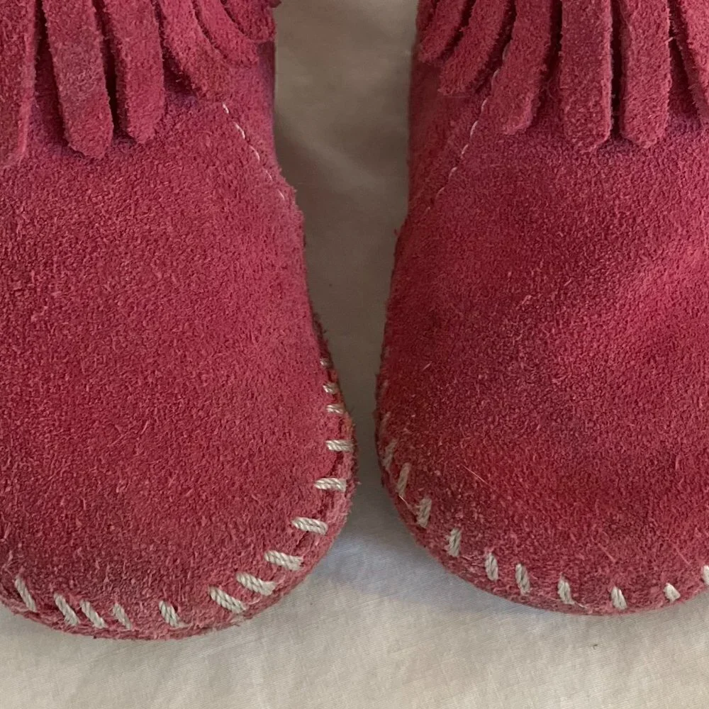 Minnetonka Pink Hook & Loop Back Flap Leather moccasin Bootie Sz 4 Infant